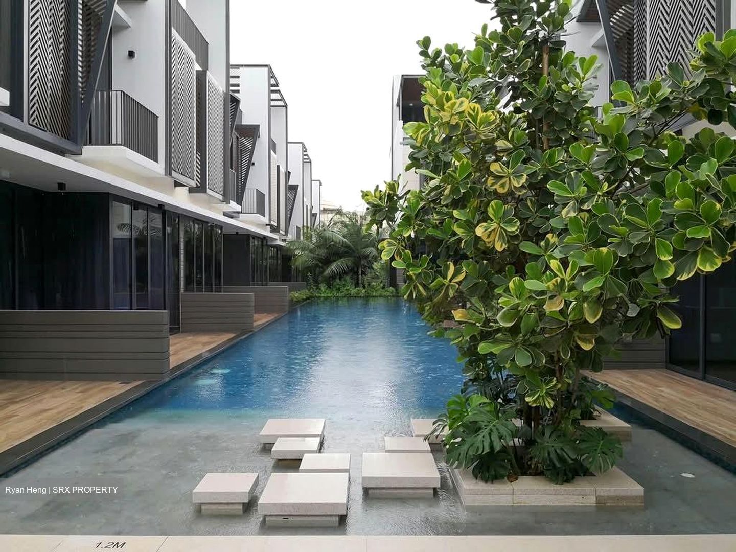 Alana (D28), Terrace #578375991